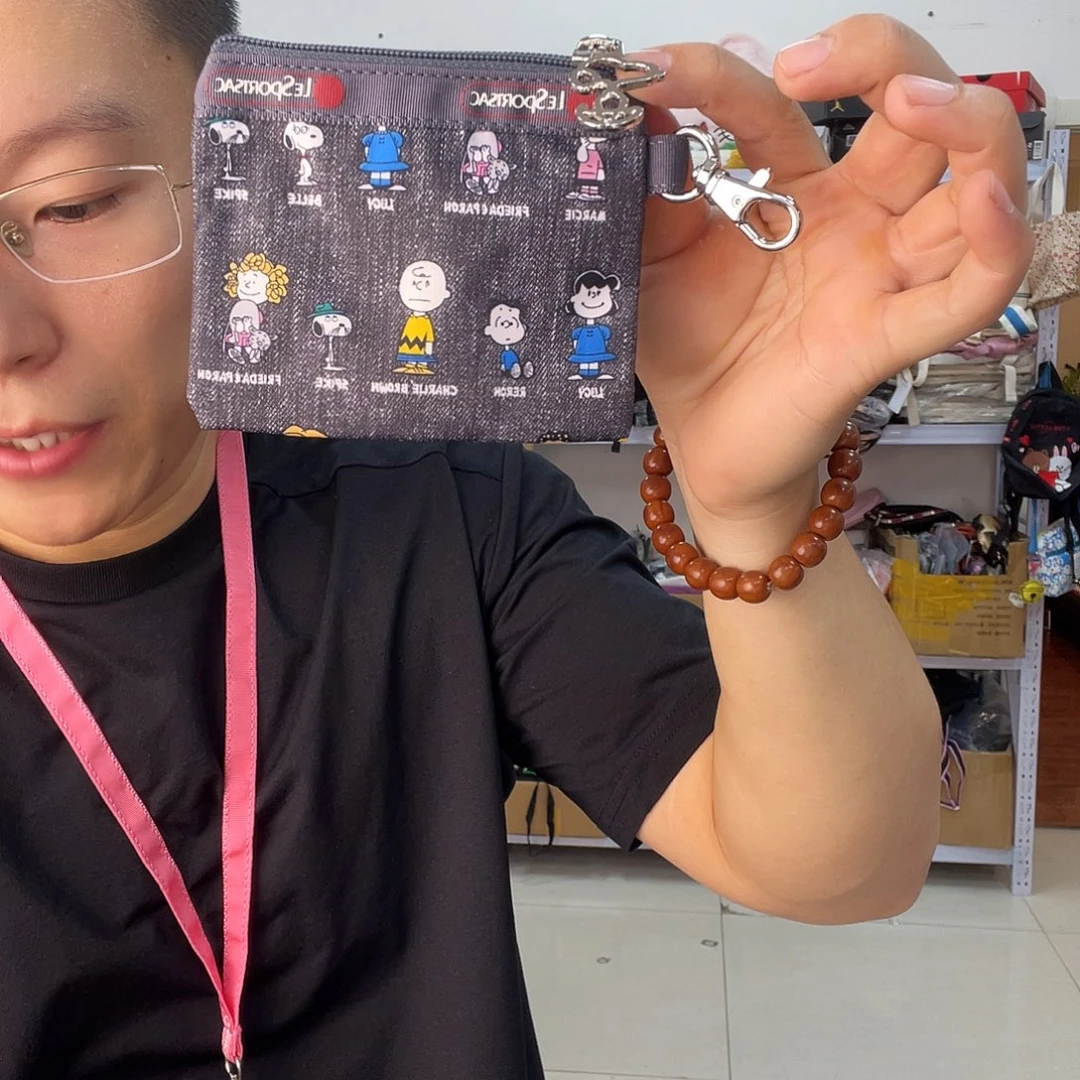 PU化妆包等产品和产品