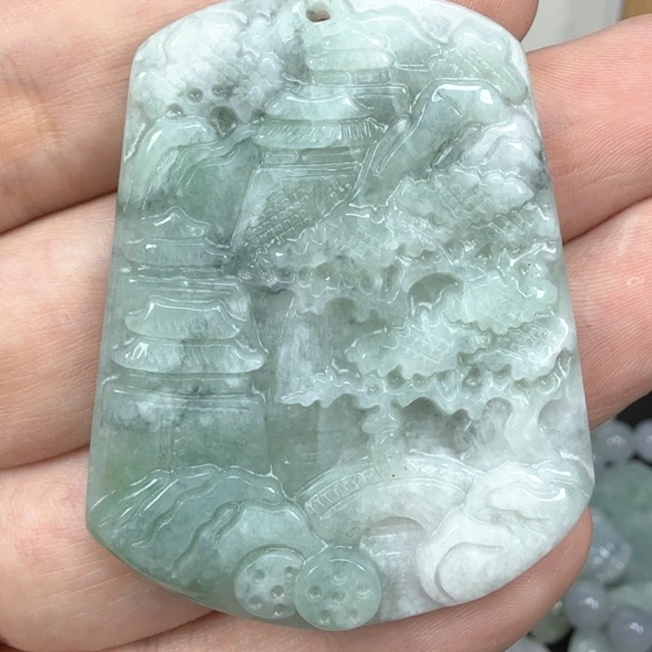 翡翠挂件未镶嵌翡翠