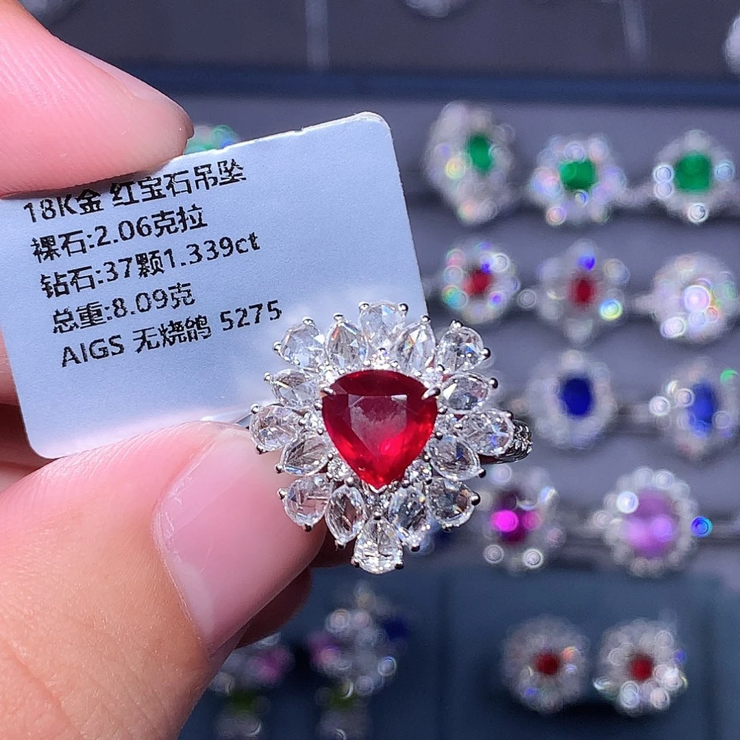 18K金镶嵌戒指红宝石