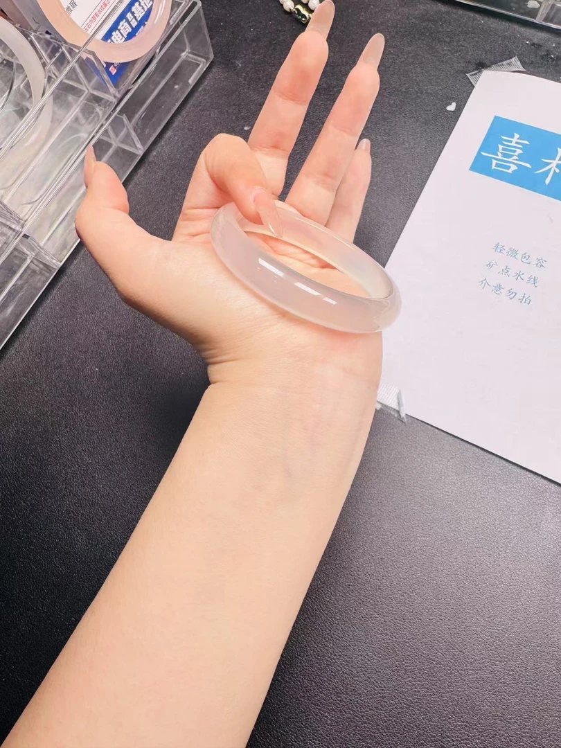 白色纯白玛瑙57圈口