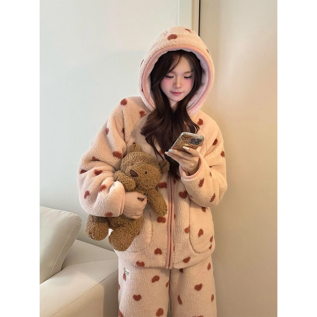 秋冬季韩版少女爱心印花连帽珊瑚绒睡衣女套装加绒宽松保暖家居服