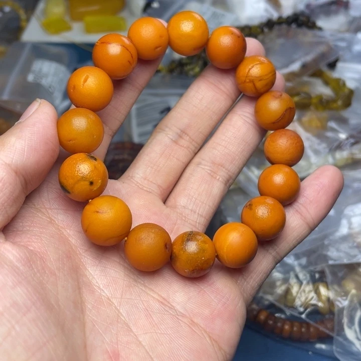 未镶嵌琥珀珠宝奇石?