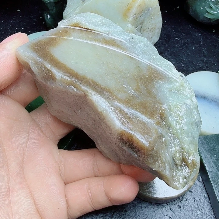 未镶嵌和田玉（糖玉）珠宝奇石