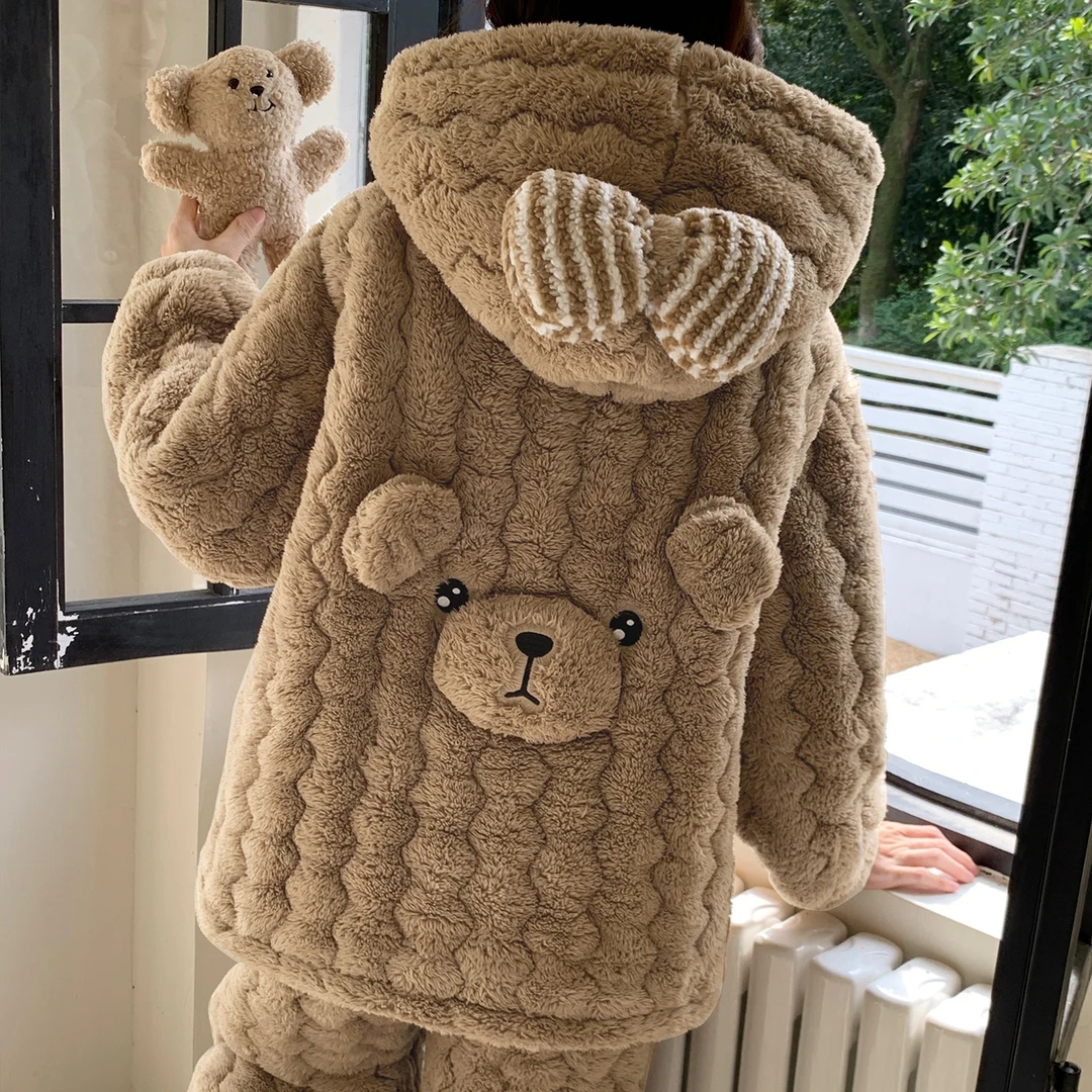 睡衣女款爆款2025新款冬珊瑚绒加绒加厚法兰绒三层夹棉家居服套装