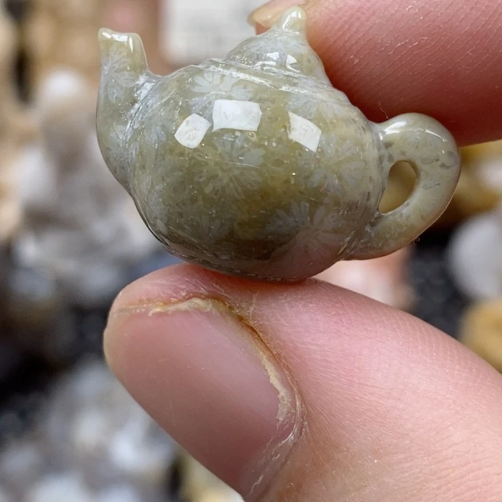 硅化珊瑚（珊瑚玉）未镶嵌颈饰小