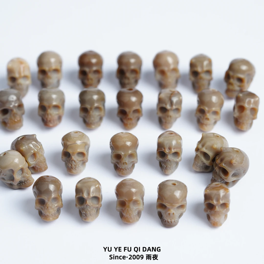 满钙化灰皮恶灵~天珠二改 精工满雕刻玛瑙~加上故事就是品牌~