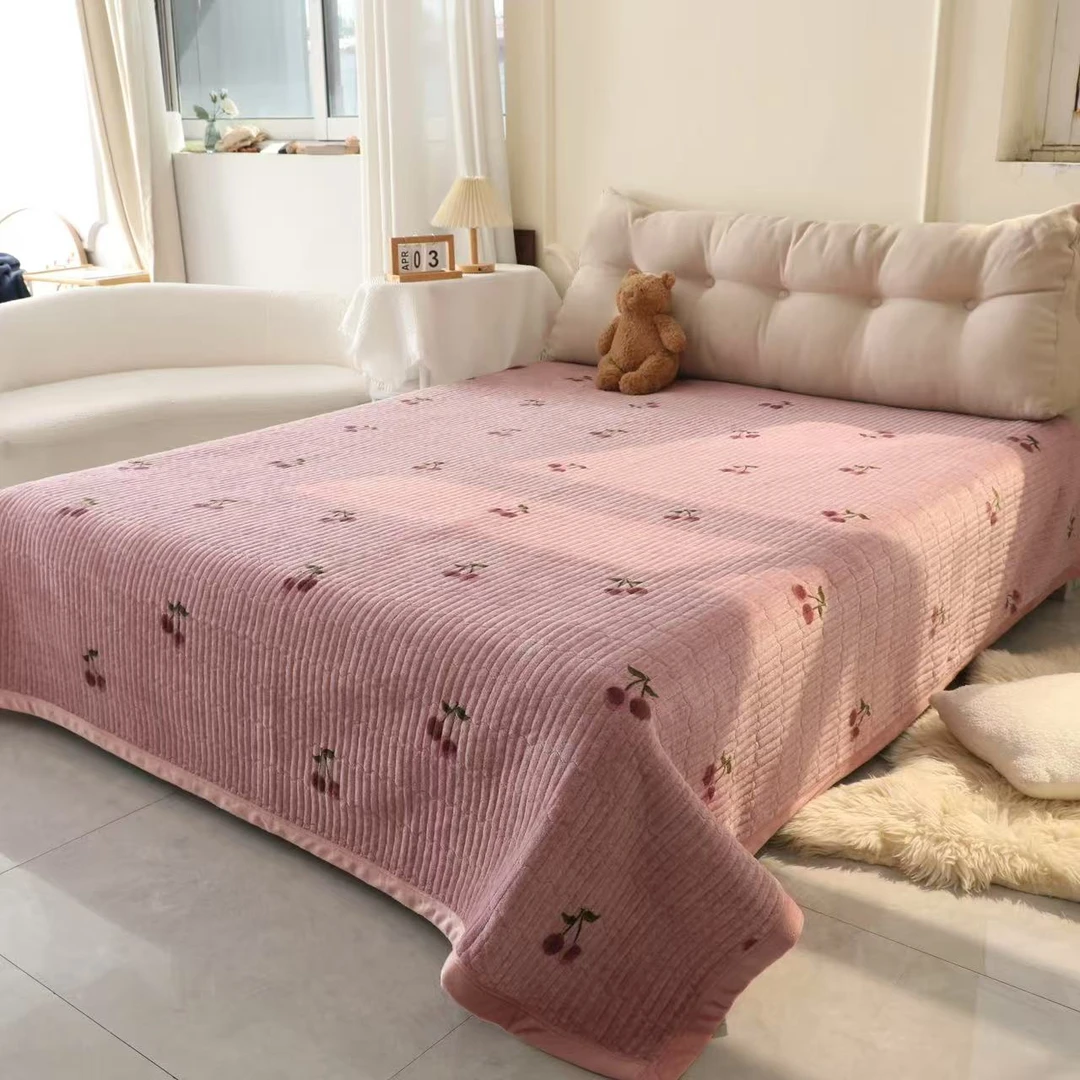 秋冬牛奶绒加绒加厚床盖夹棉床盖母婴大床多功能榻榻米床单防滑