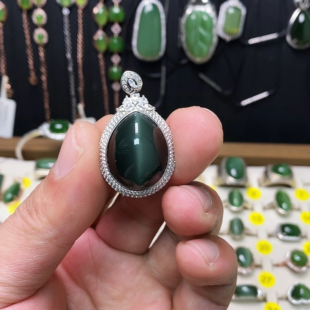 和田玉（糖玉）银S925镶嵌颈饰