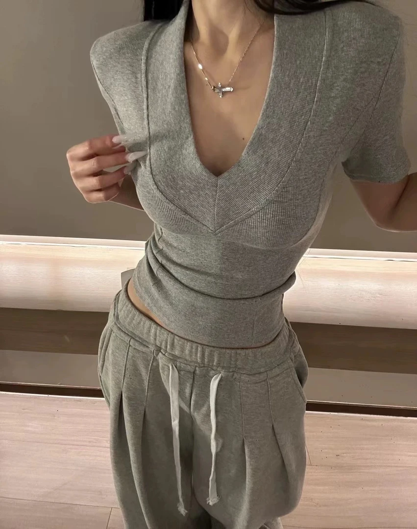 欧货V领正肩短袖T恤女2025春季新款修身显瘦纯欲上衣超好看打底衫