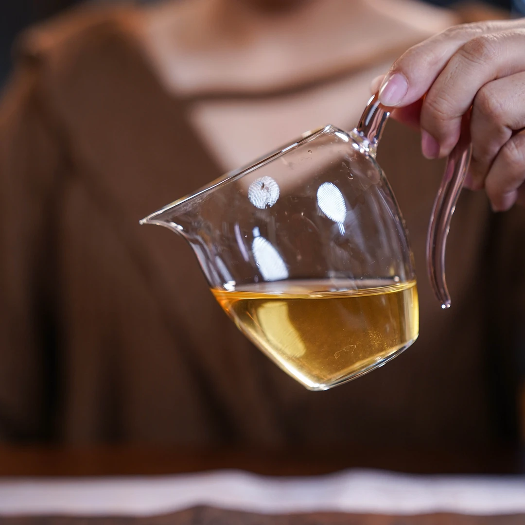 2025年·弯弓白茶园古树黄金叶普洱生茶