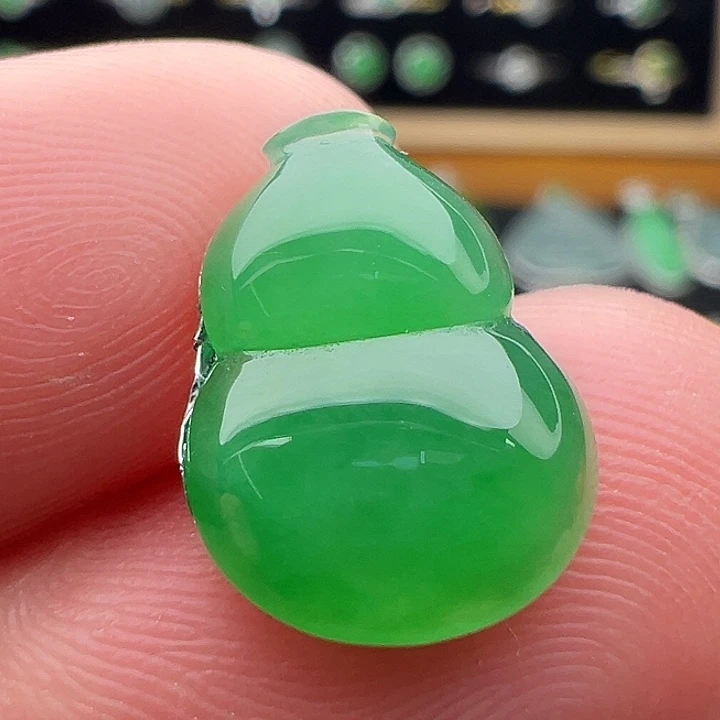 翡翠未镶嵌颈饰葫芦13.7