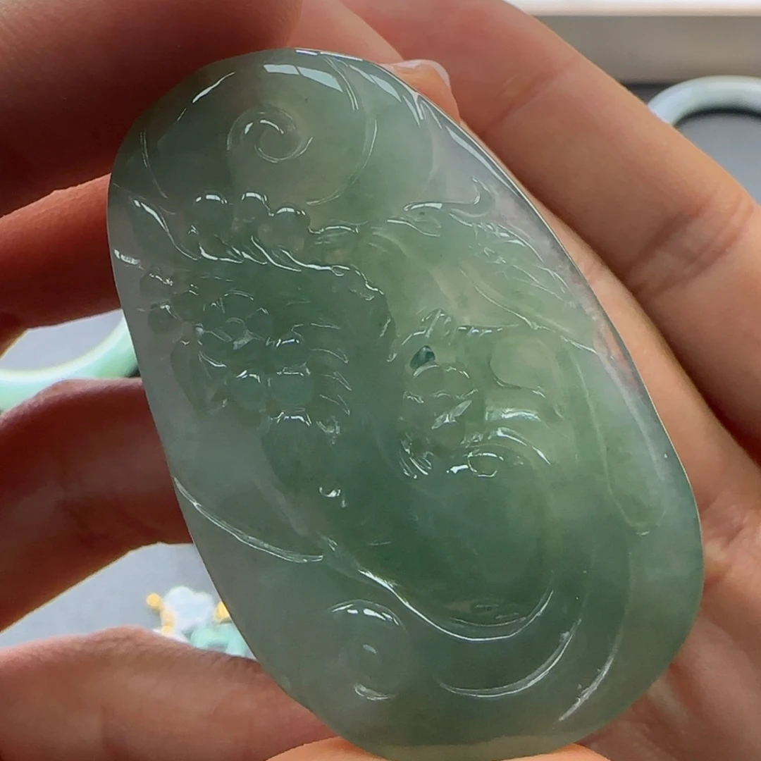 翡翠颈饰未镶嵌喜鹊