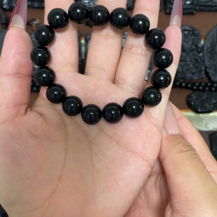 邪***剑未镶嵌蛇纹石玉颈饰