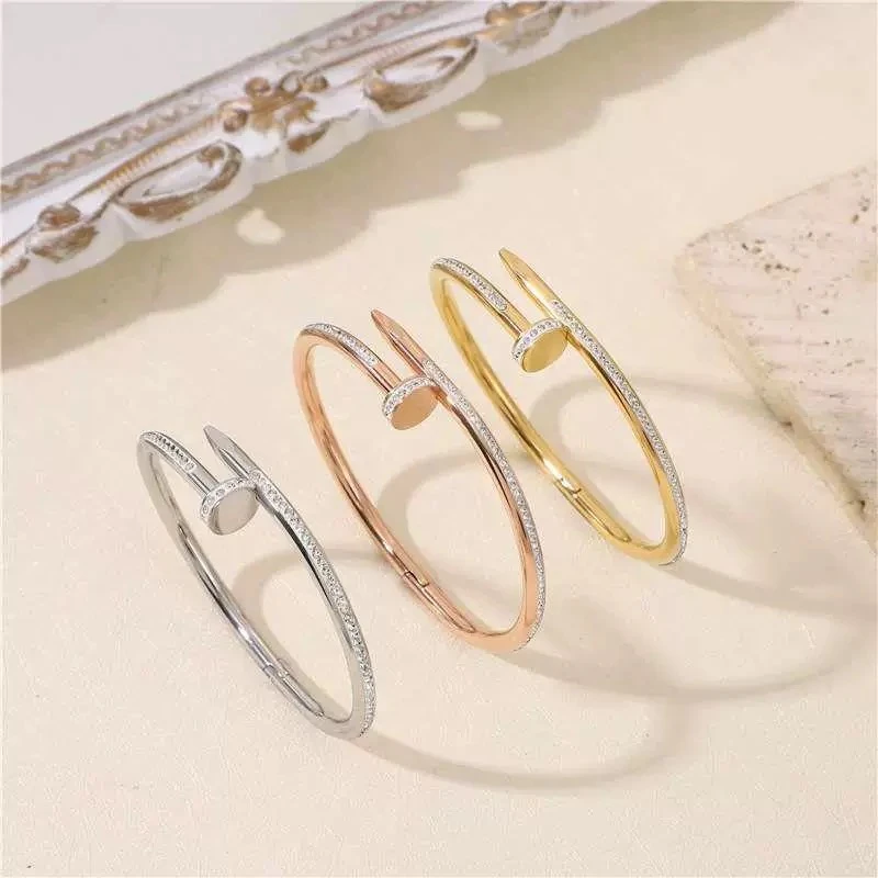 钛钢手镯 欧美爆款钛钢钉子手镯不掉色简约百搭时尚大气