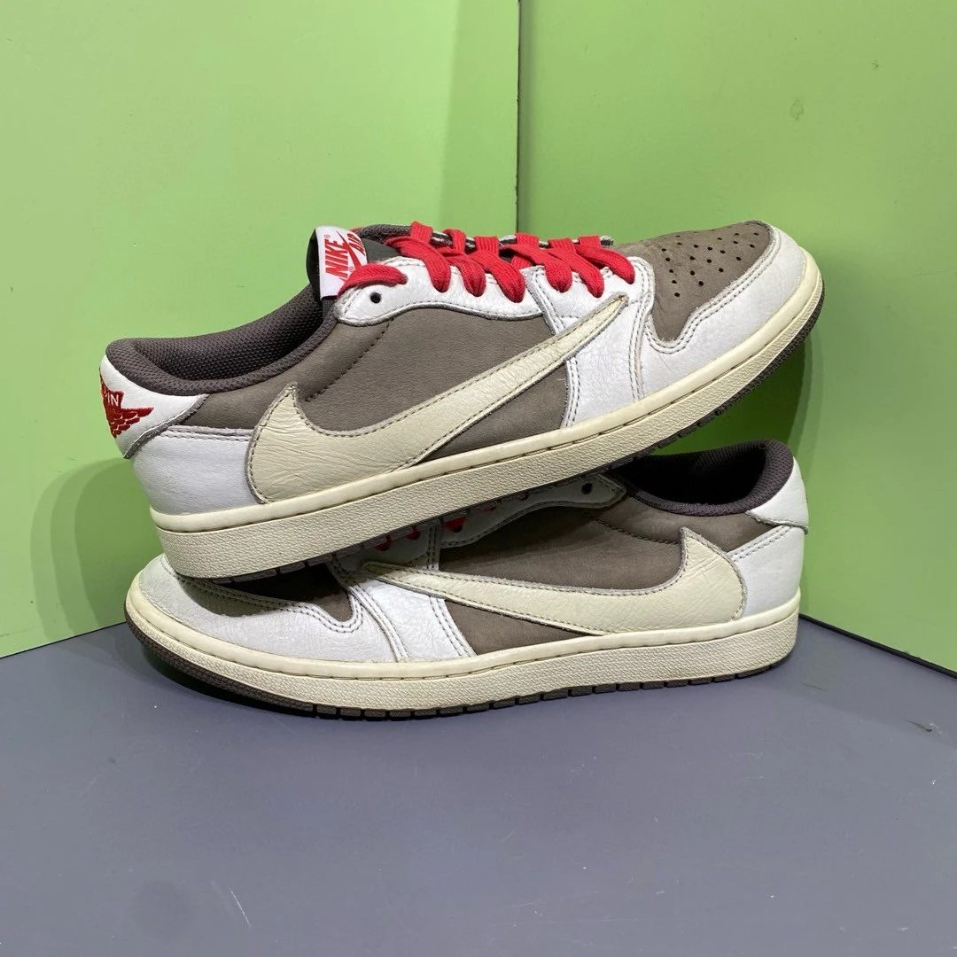 TS AJ1 倒钩3.0 白棕摩卡42.5码 原盒 很新成色市场价11000