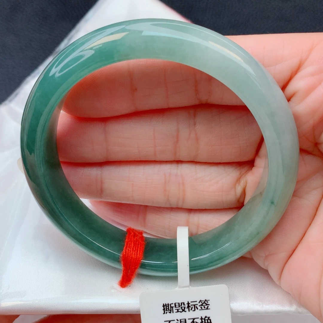 翡翠未镶嵌手镯57.7圈 油青底半山水意境