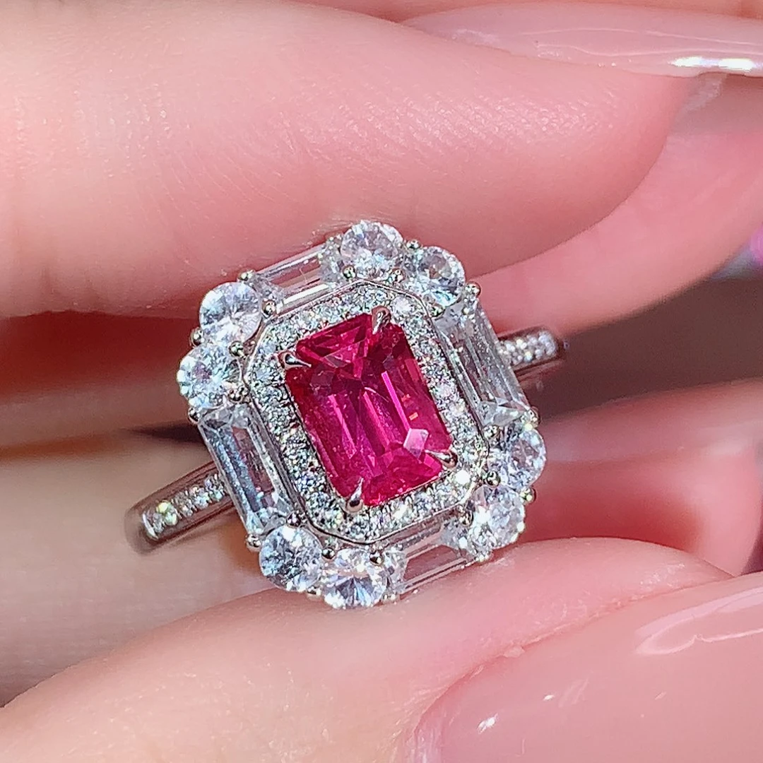 18K金镶嵌戒指尖晶石1.13ct/天然宝石/七天无理由