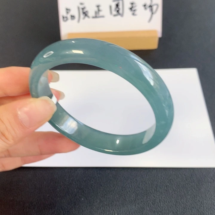 翡翠未镶嵌手镯56圈口