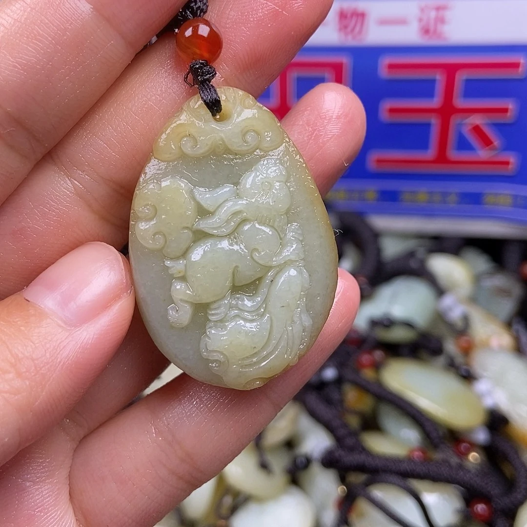 颈饰未镶嵌和田玉