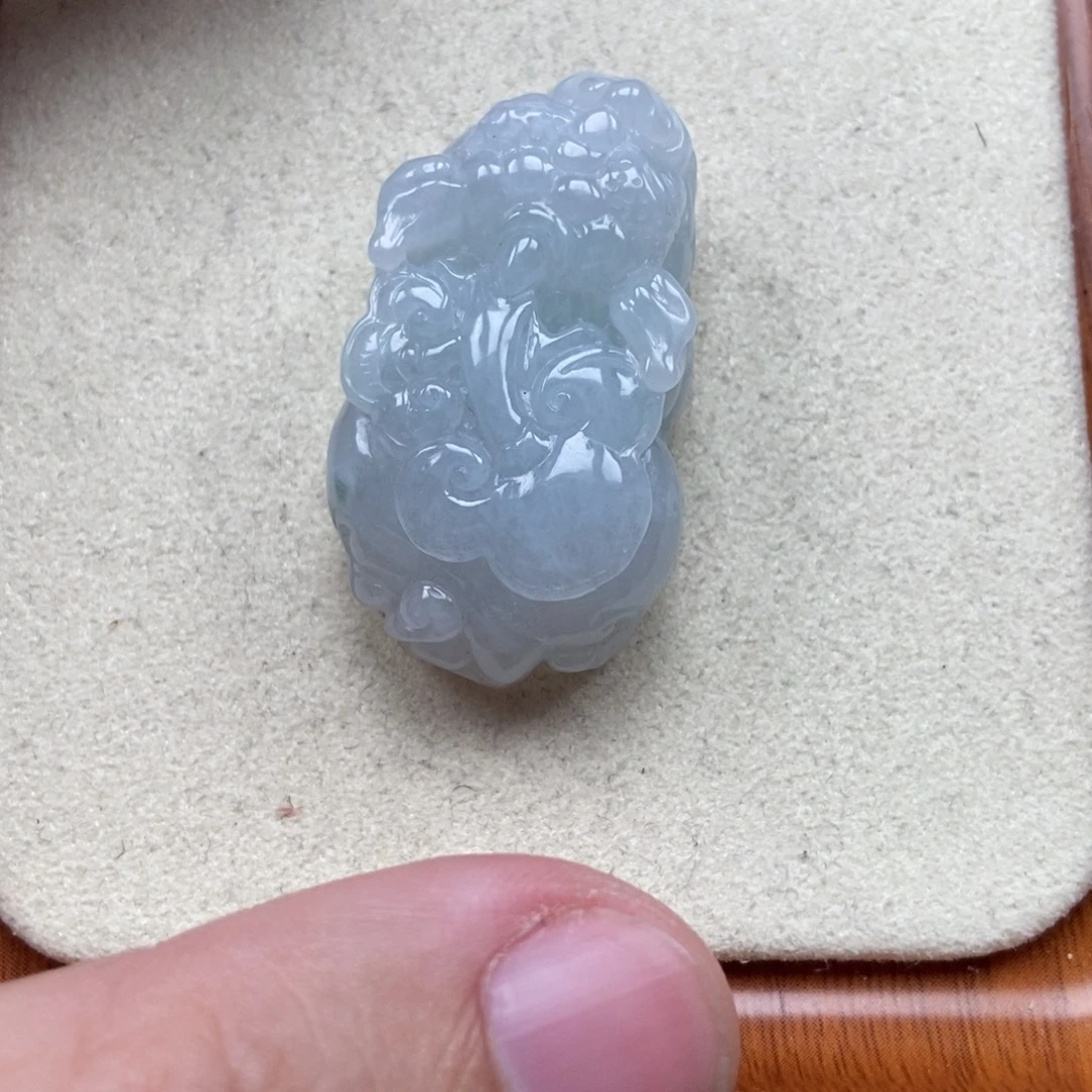 翡翠未镶嵌颈饰如意貔貅吊坠