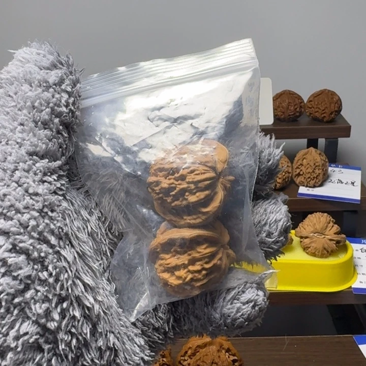 鱼***海吊坠桃核39四座楼