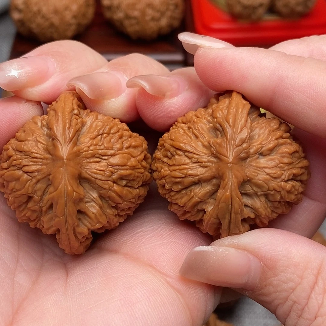 中***消把件文玩核桃40.8全南疆