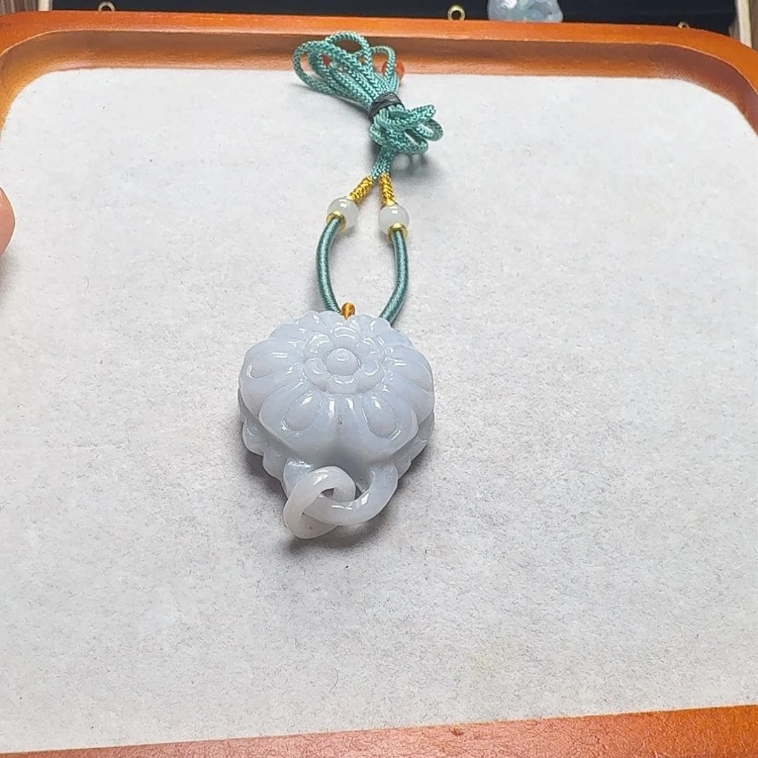 吊坠(赠链)未镶嵌翡翠