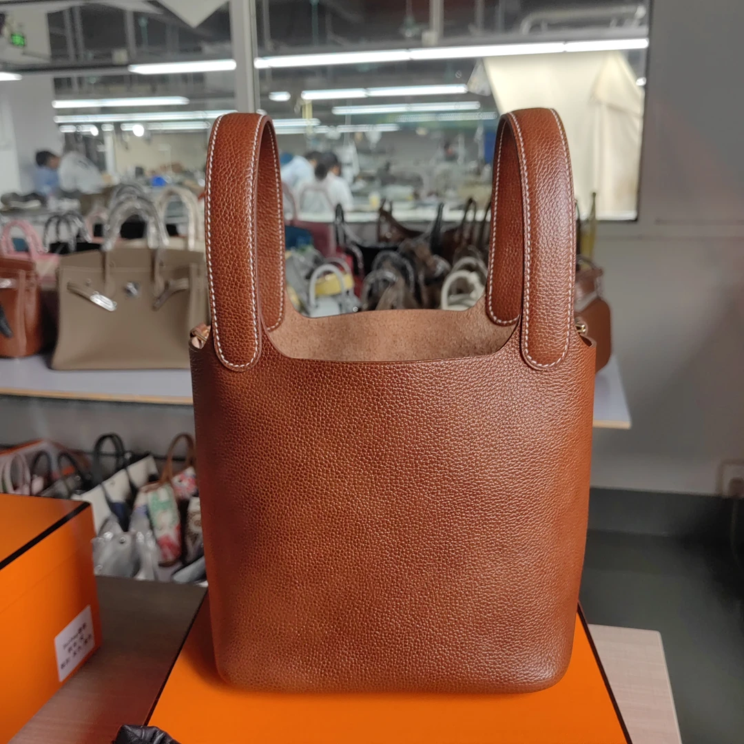 TC牛皮蜡线手工钉水桶包荔枝纹单肩旅游出行包斜挎小水桶包菜蓝子