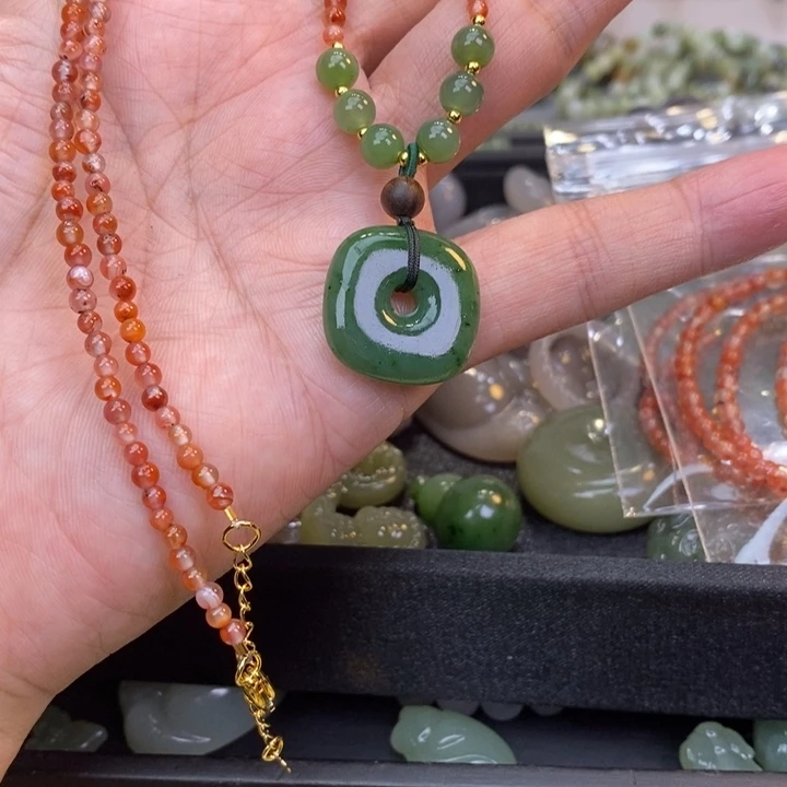 和田玉未镶嵌颈饰