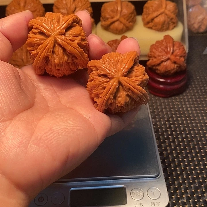 轻***约文玩核桃吊坠核桃