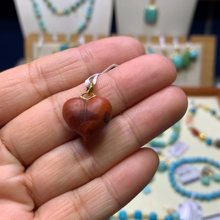 南红玛瑙18K金镶嵌挂件