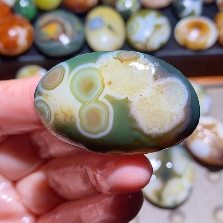 未镶嵌玛瑙/玉髓珠宝半成品38