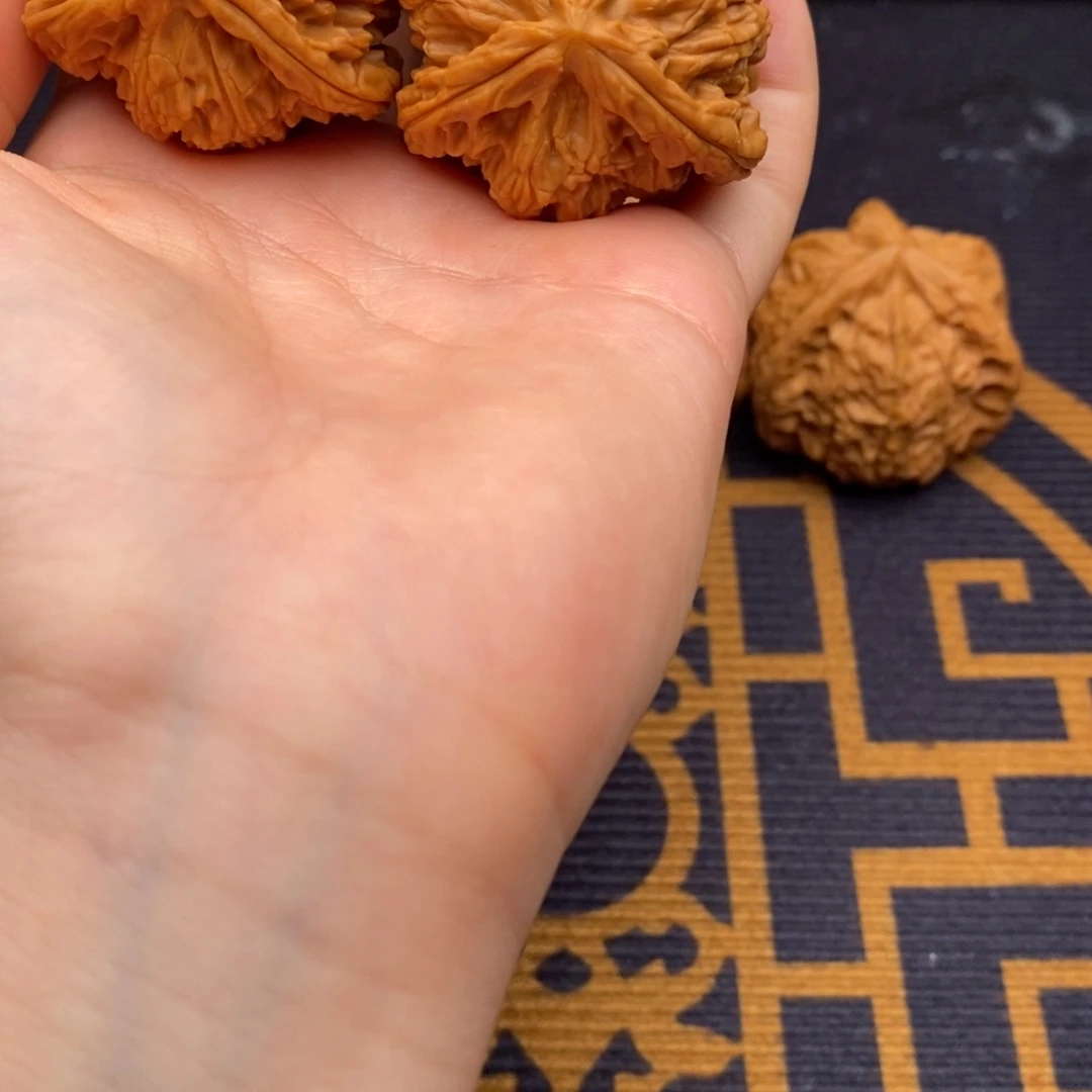 睡***啦文玩核桃吊坠白狮子