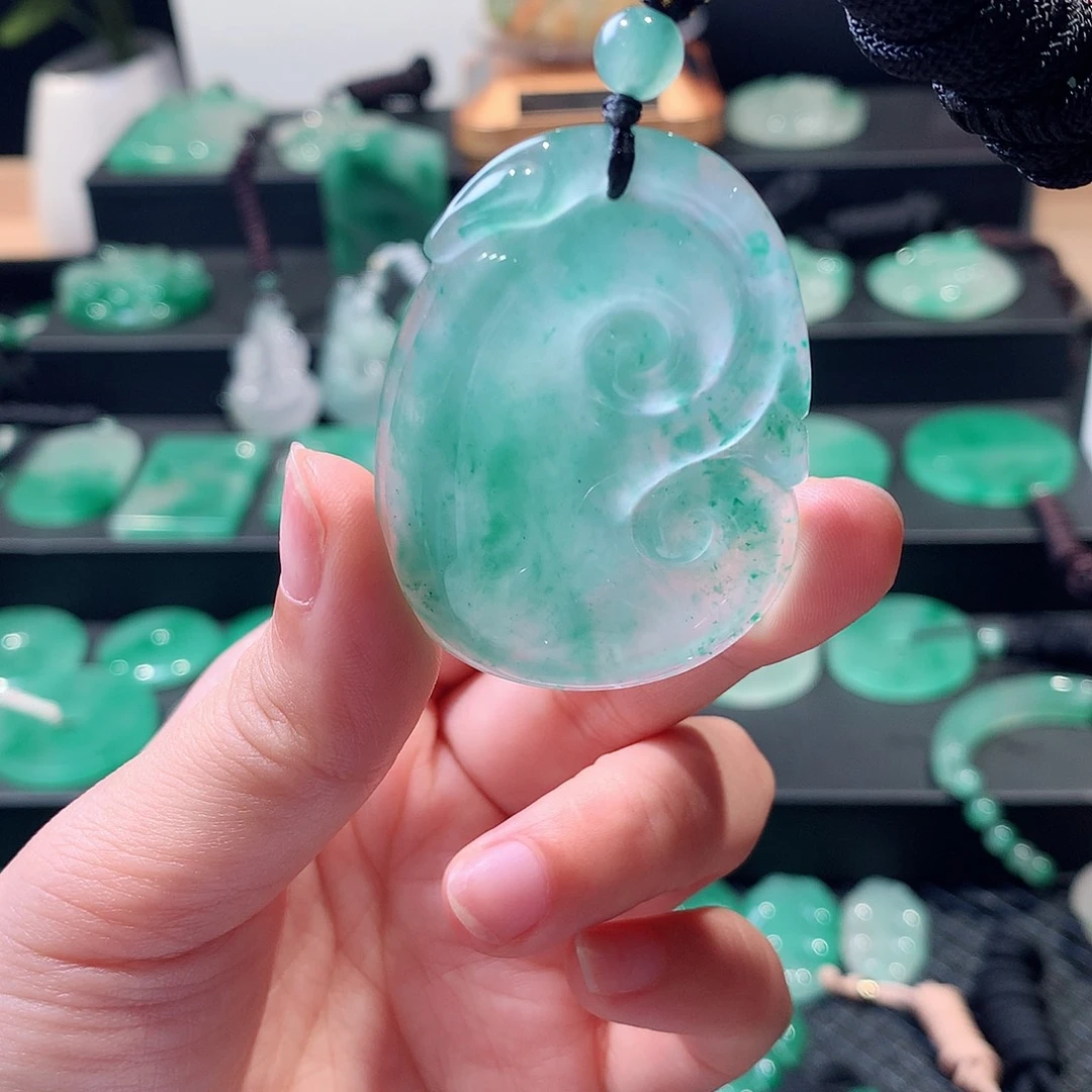 石英质玉未镶嵌吊坠