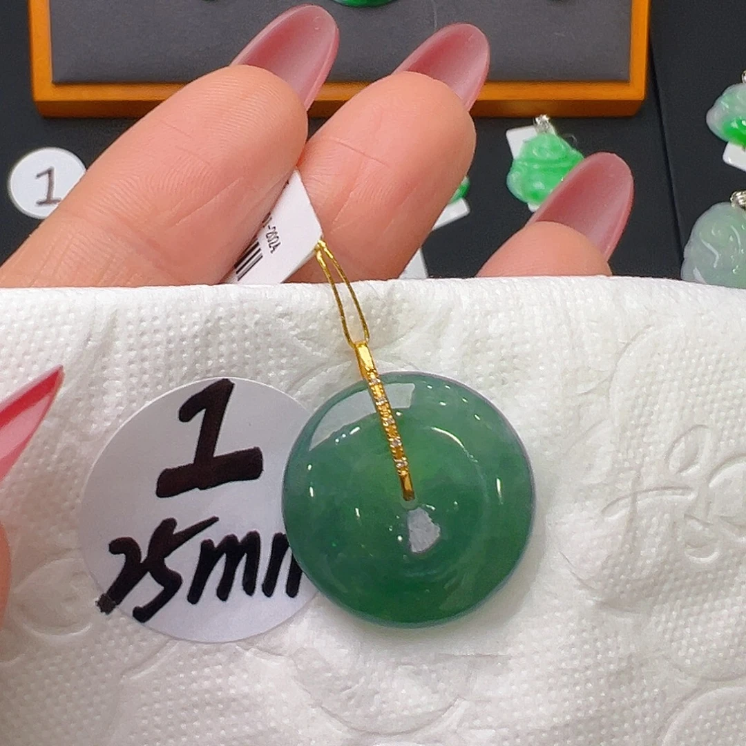 翡翠18K金镶嵌颈饰