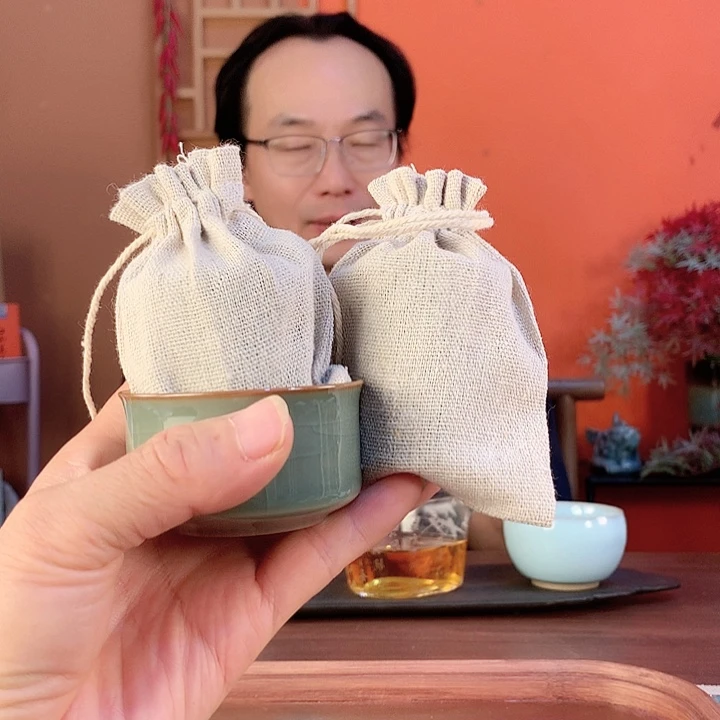 九仙乌龙+花香红茶，+青瓷杯