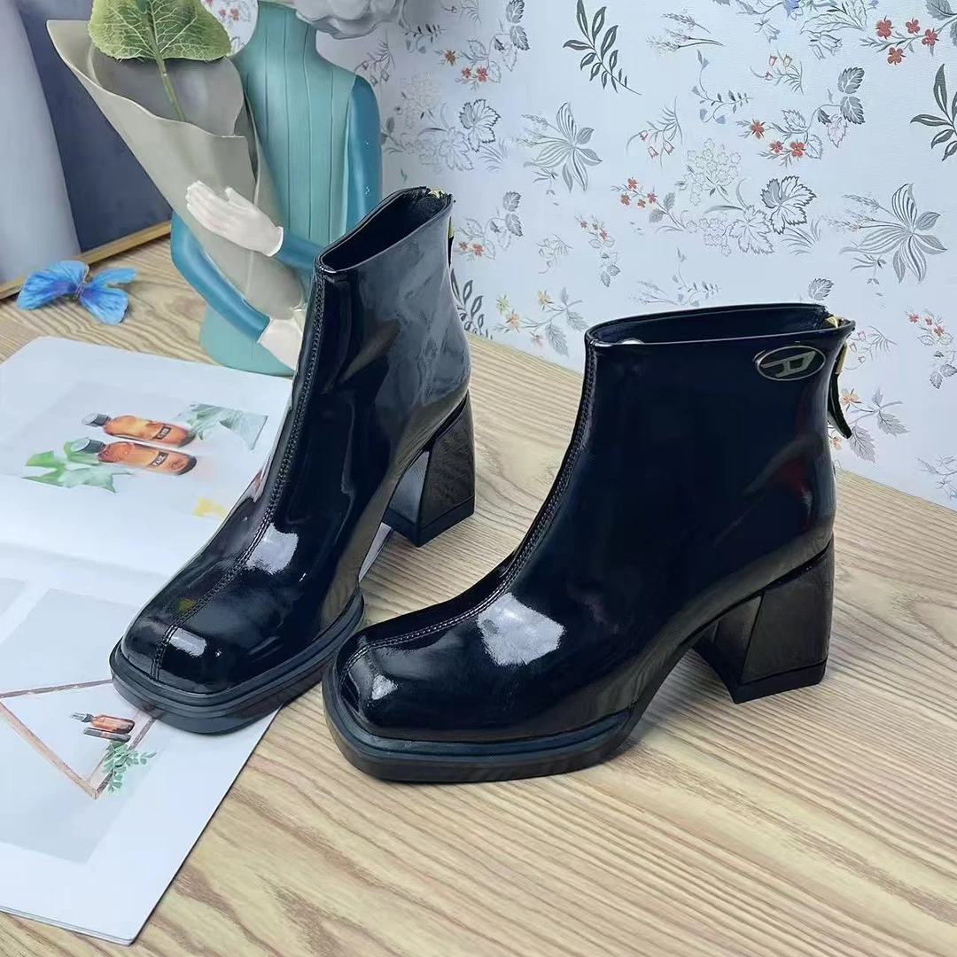 23688  新款时尚粗跟方头时装短靴（四季款）