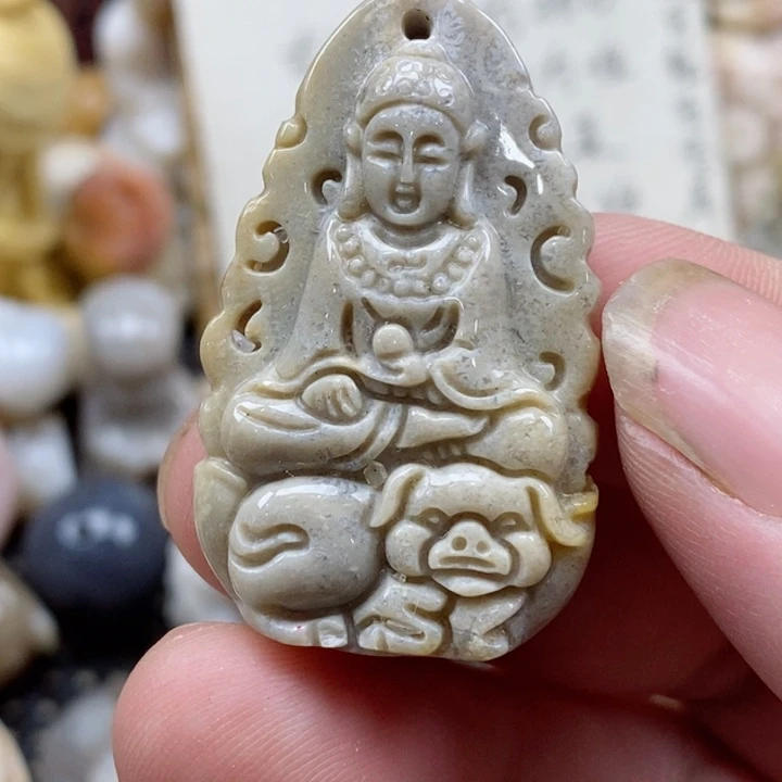 颈饰未镶嵌硅化珊瑚（珊瑚玉）小