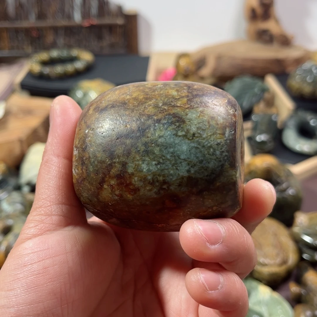 岫岩河磨玉（透闪石质玉）把件未镶嵌抖*兜