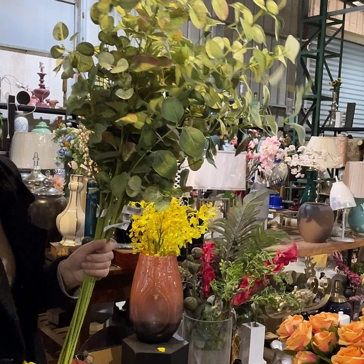 陶瓷花瓶，茶杯茶具。