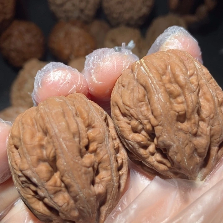 文玩核桃把件东北楸子小雪88