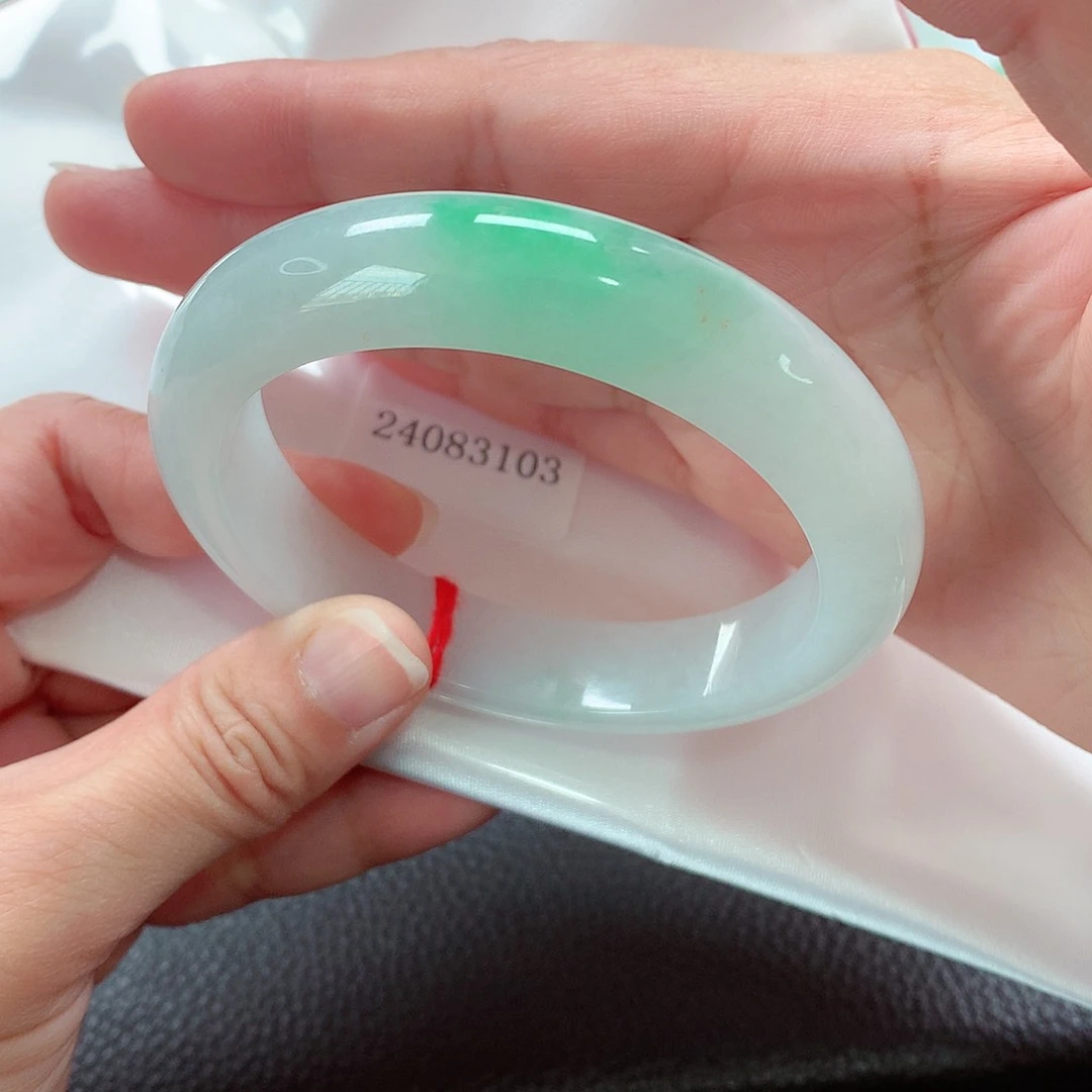 翡翠手镯未镶嵌天然A货翡翠手镯