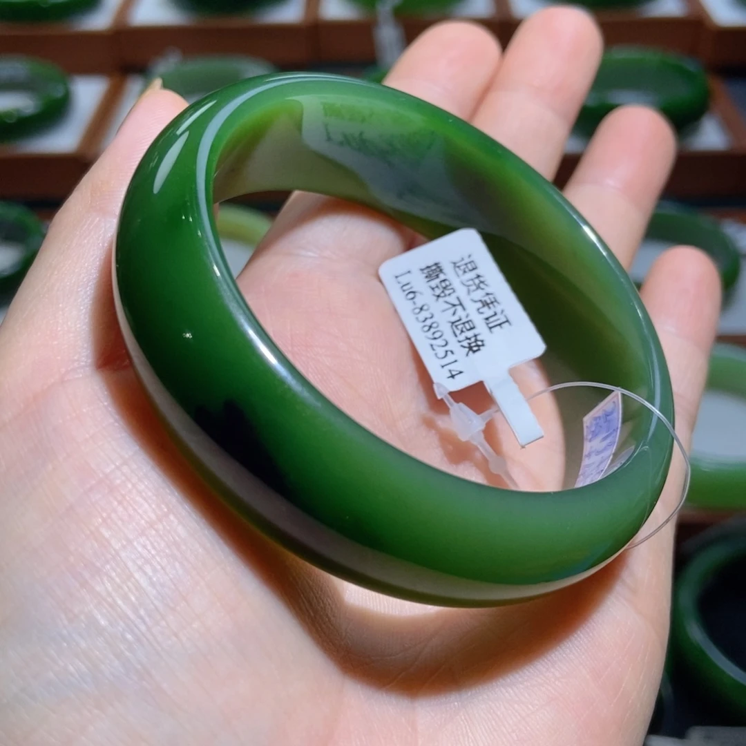 未镶嵌手镯和田玉俄七红皮果阳绿58