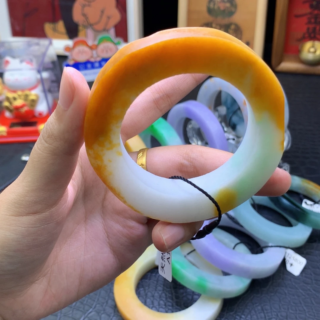 定制翡翠未镶嵌翡翠手镯