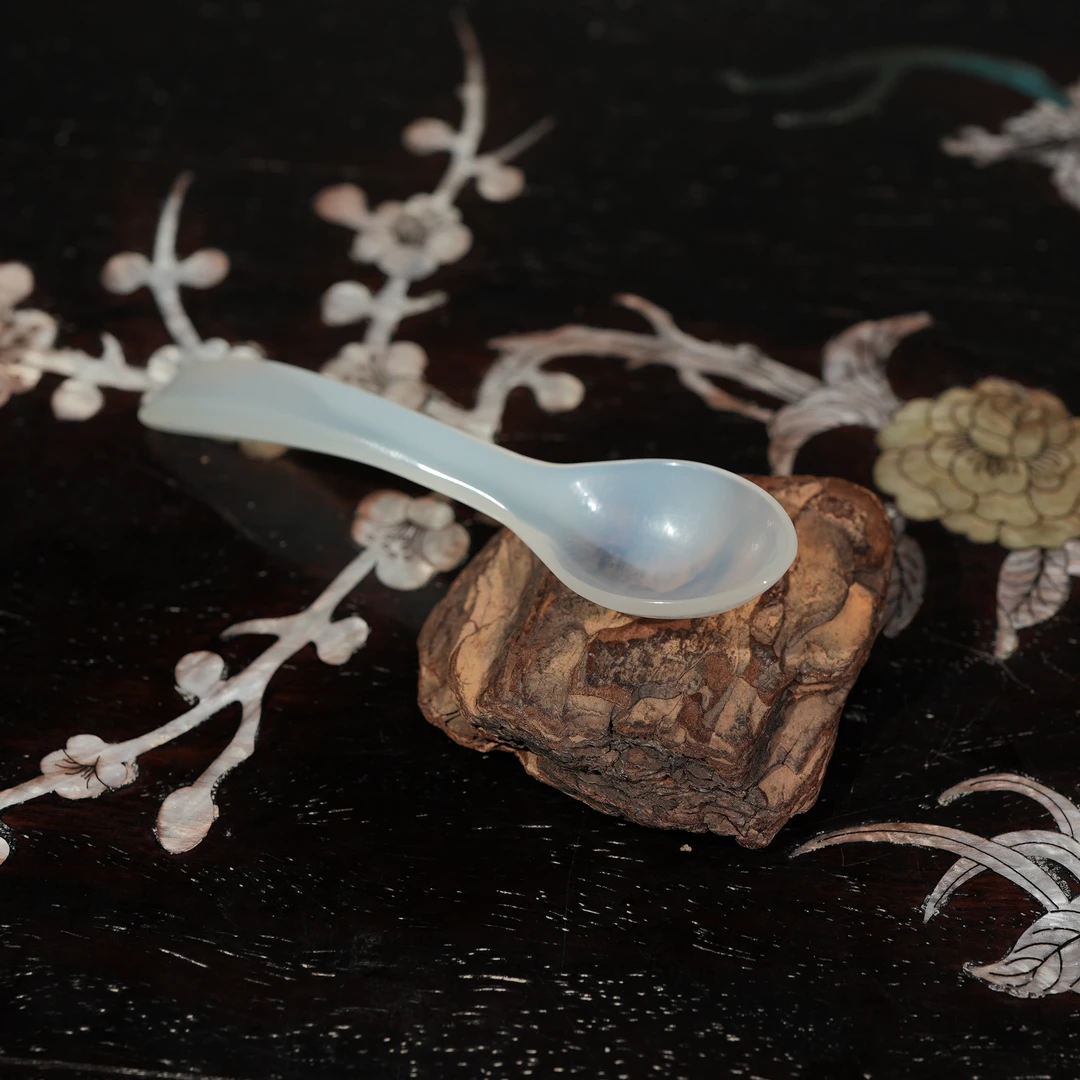 1.11香港王老板-玛瑙勺子6n252