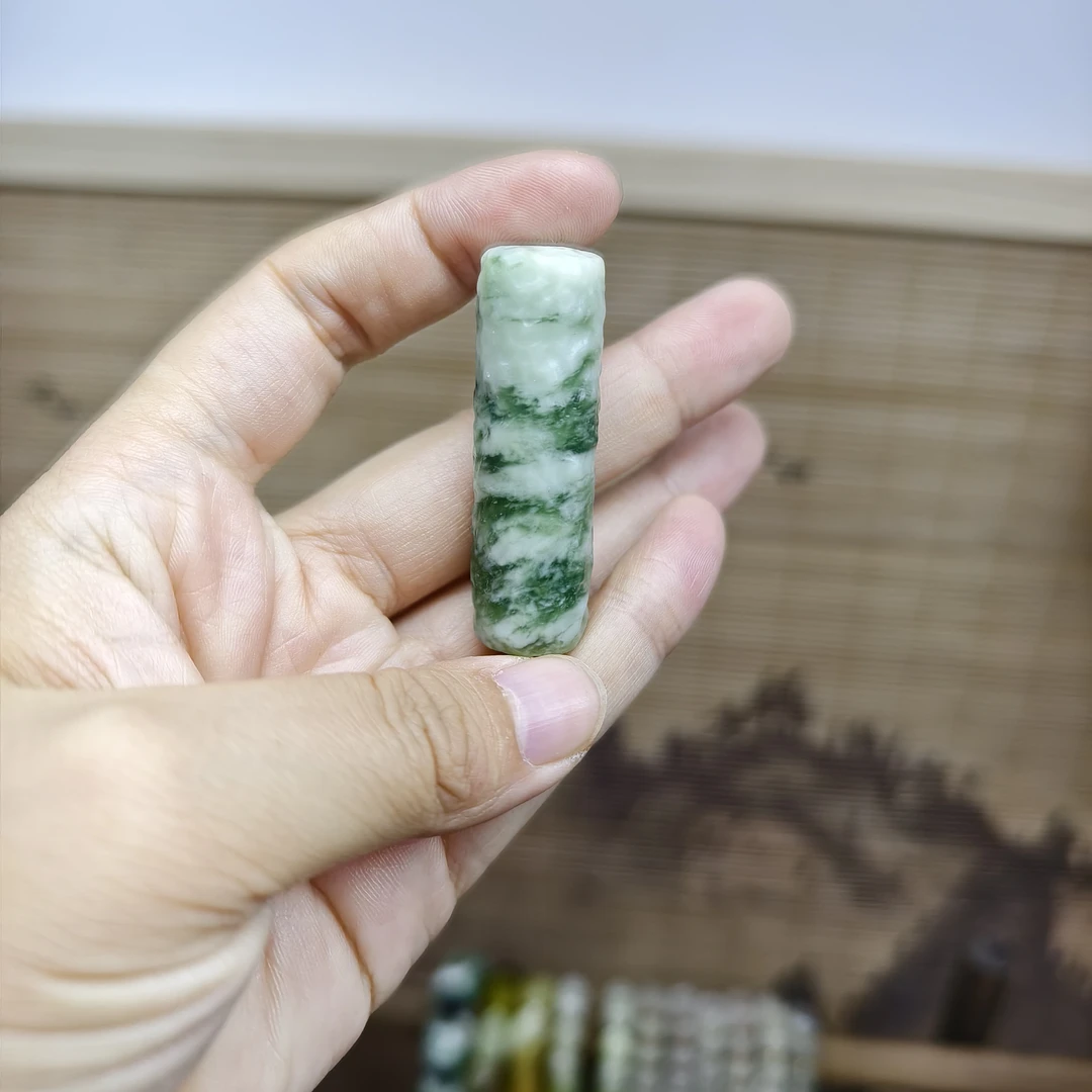 纯天然岫玉手工雕刻复古锤纹油翠飘绿花桶珠