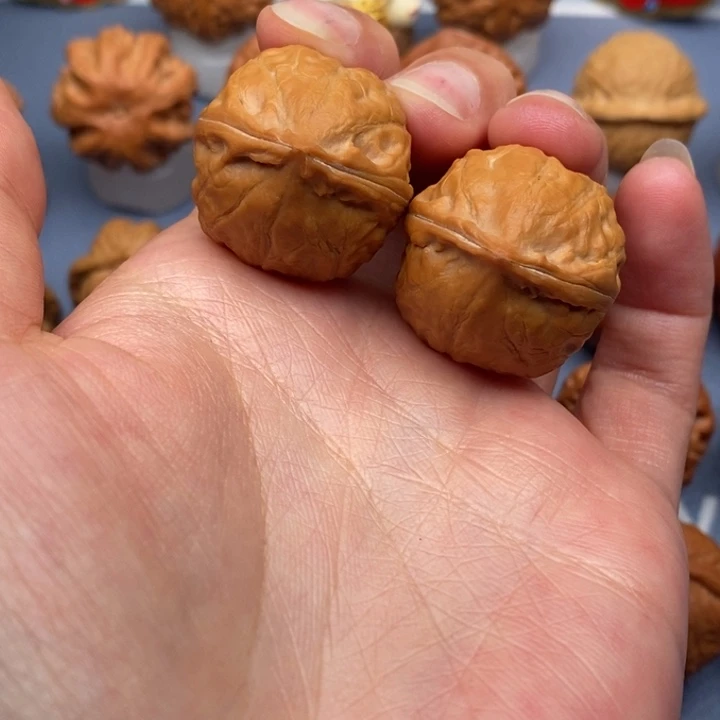 文玩核桃把件水晶蟾