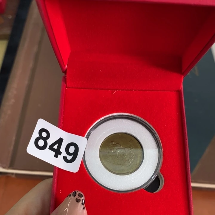 普通金属币哦哦哦哦哦哦哦哦哦哦哦哦