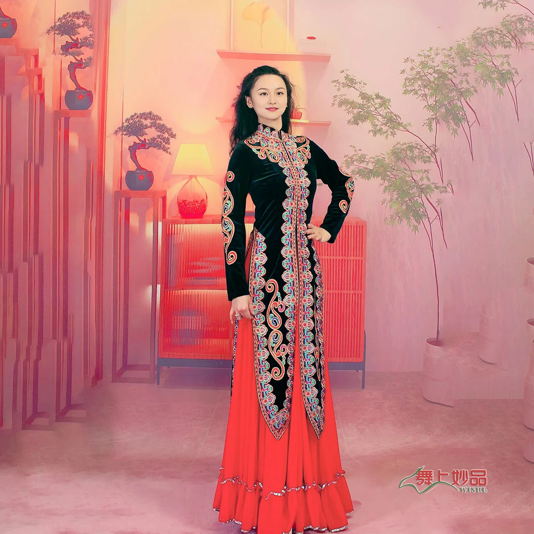 新疆维族舞台表演舞蹈长袖长款金丝绒外衣服装A46