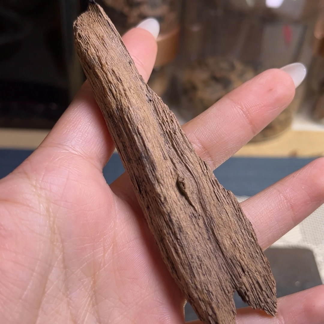 沉香海南树心土埋6.2克开播福利